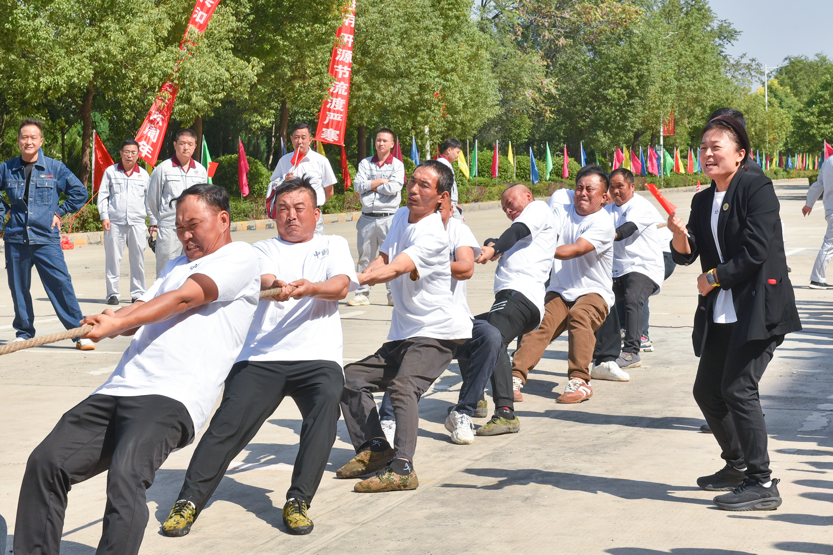 嵩基地产男子.JPG